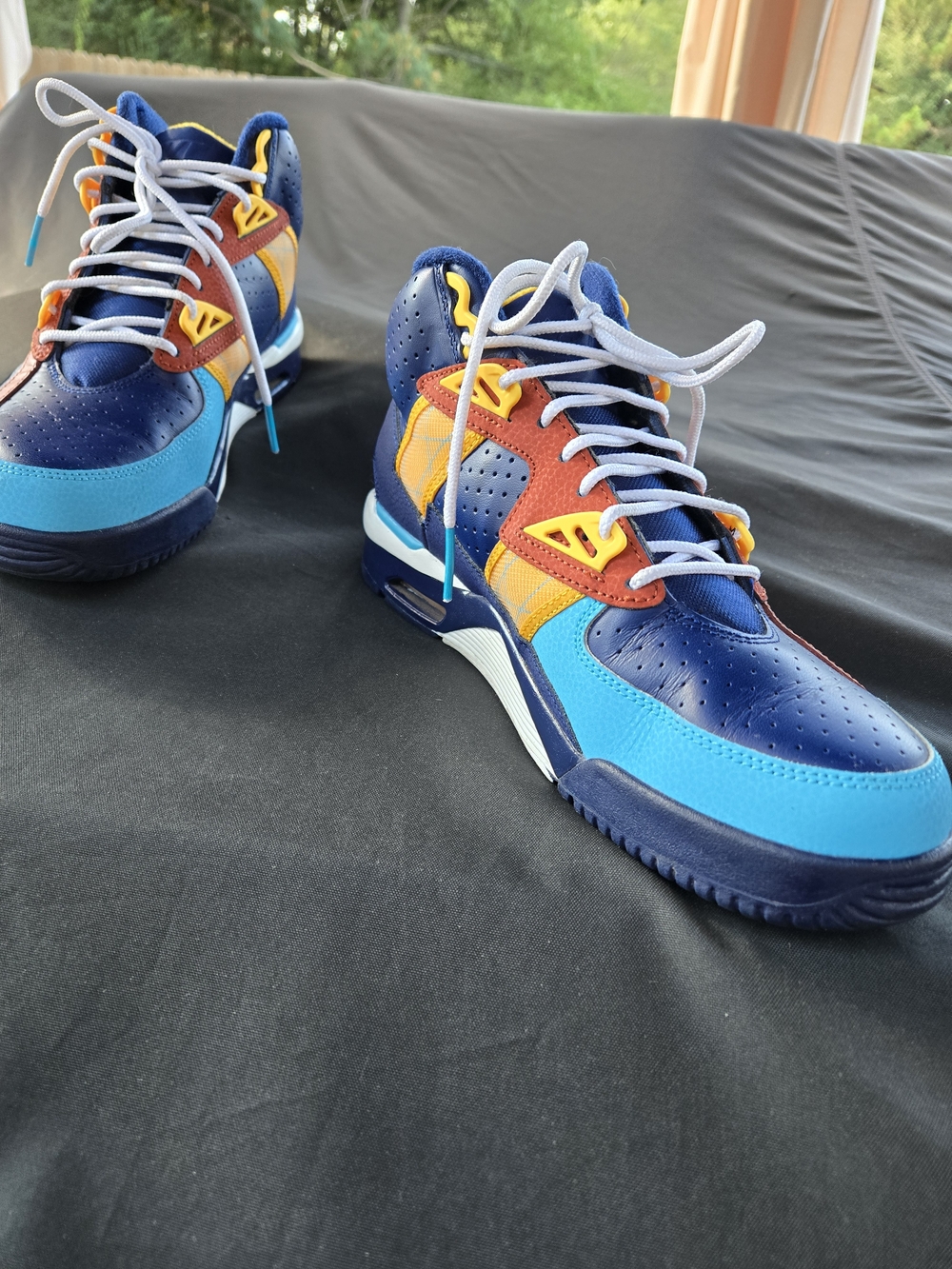 Nike Men's Multicolor Low-Top Sneakers - Navy/Teal/Yellow/Orange